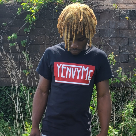 Custon crewneck YEnvyMe unisex t-shirt - Picture 2 of 2